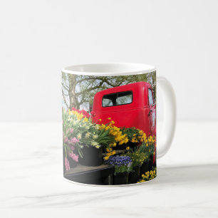 Taza De Café Camión rojo con flores de primavera y arcoiris