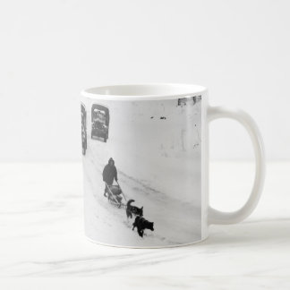 Taza De Café Camiones de Alaska de Dogsled y de ejército