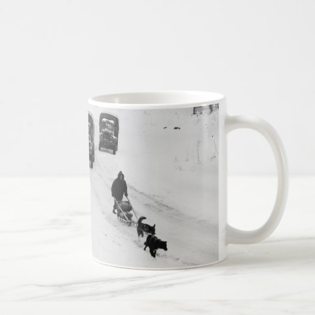 Taza De Café Camiones de Alaska de Dogsled y de ejército (Derecha)