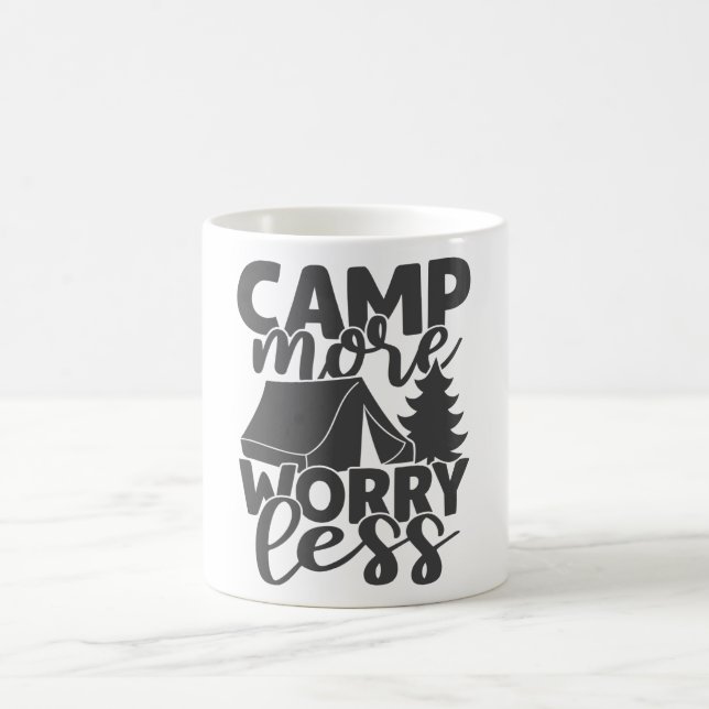 Taza De Café Campamento Más Preocupación Menos Divertido Dicien (Centro)