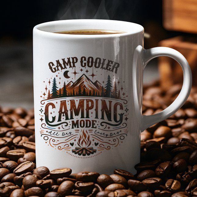 Taza De Café Camping Mode, Retro Typography Camping Symbols (Subido por el creador)