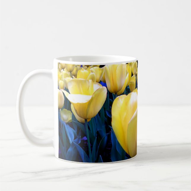 Taza De Café campo amarillo del tulipán (Izquierda)