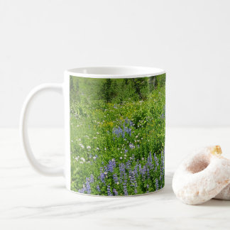 Taza De Café Campo de flores silvestres en el Monte Rainier