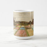 Taza De Café Campos de bombilla | Vincent Van Gogh<br><div class="desc">Bulb Fields (1883) o Flores Camas en Holanda, por el artista holandés post-impresionista Vincent Van Gogh. El arte original es un aceite sobre lienzo. Se trata de una de las primeras pinturas de Van Gogh que representan una vista panorámica de los tulipanes en flor. Utilice las herramientas de diseño para...</div>