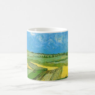 Taza De Café Campos de Trigo Van Gogh en Auvers bajo cielo nubl