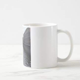 Taza De Café Canal cerca de la iglesia de la sangre derramada
