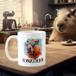 Taza De Café Capibara Personalizado<br><div class="desc">Este diseño se puede personalizar eligiendo la opción Editar diseño. También puede transferir a otros artículos. Póngase en contacto conmigo en colorflowcreations@gmail.com o utilice la opción de chat en la parte superior de la página si desea tener este diseño en otro producto o necesita ayuda con este diseño. Ver más...</div>