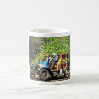 Taza De Café car on wood gas