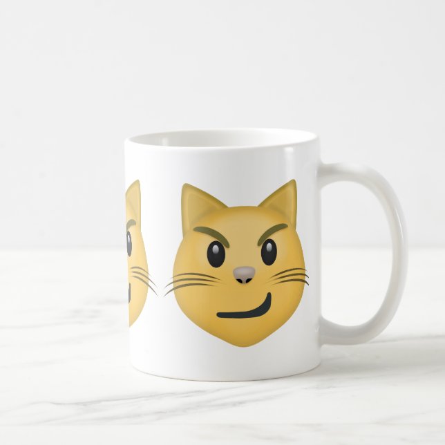 Taza De Café Cara del gato con emoji torcida de la sonrisa (Derecha)
