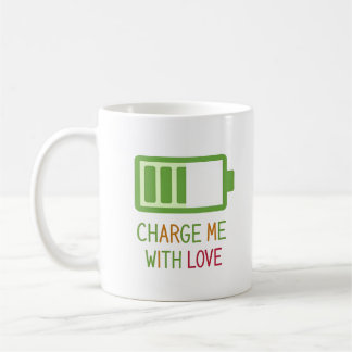 Taza De Café Cargarme con el icono de la batería de amor para l