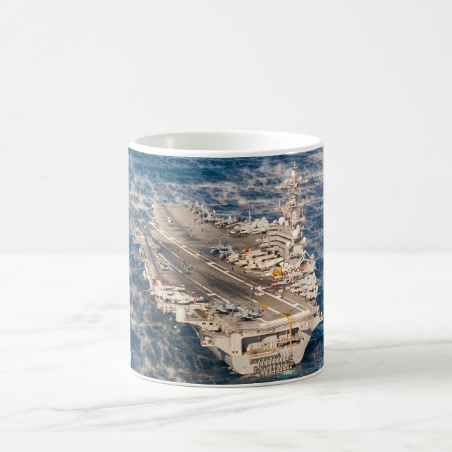 Taza De Café CARRERA DE AERONAVES DE EE.UU. - CVN-77 Mug (Centro)