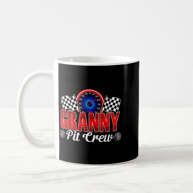 Taza De Café Carrera de cumpleaños familiar de Granny Pit Crew  (Izquierda)
