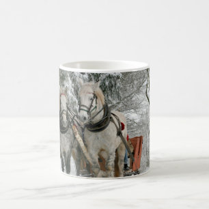 Taza De Café Carro de Dos Caballos Blancos Bosque de Nieve