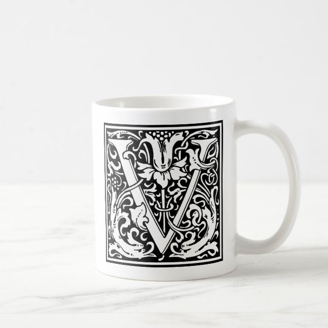 Taza De Café Carta V Monograma medieval Art Nouveau (Derecha)