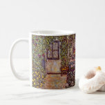 Taza De Café Casa de Guardaboschi por Gustav Klimt, Arte Vintag<br><div class="desc">La Casa de la Guardaboschi (1912) de Gustav Klimt es una pintura de fino simbolismo de arte de la época victoriana. Vista exterior de una casa de campo con flores y plantas en las ventanas y hiedra en las paredes. Un banco azul se opone a la casa que da al...</div>