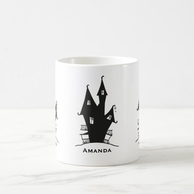 Taza De Café Casa negra perseguida en fondo morado (Centro)