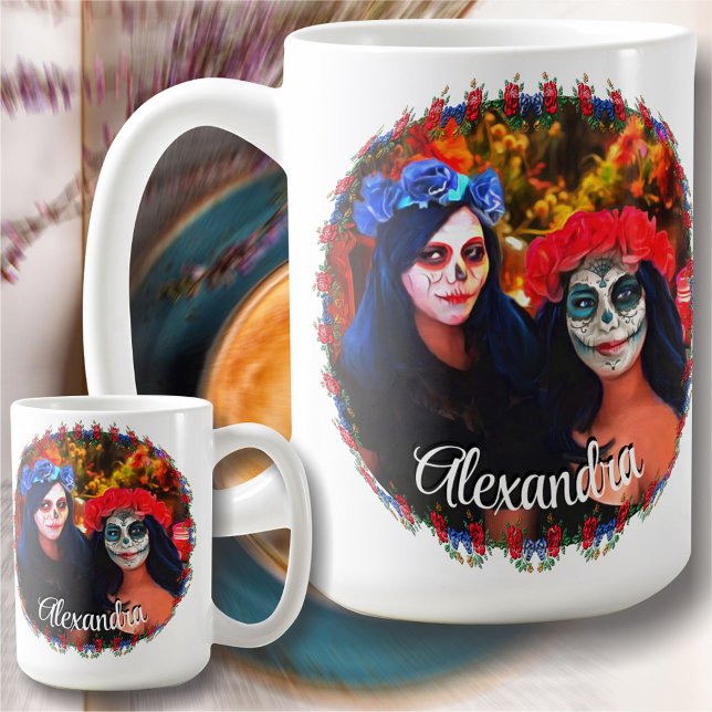 Taza De Café Catrinas de Vallarta con flores y velas 1718 (Subido por el creador)