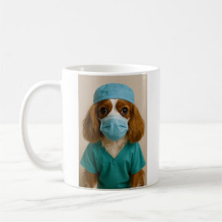 Taza De Café Cavalier King Charles Spaniel en mallas de quirófa