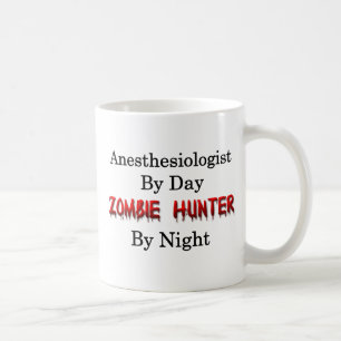 Taza De Café Cazador del Anesthesiologist/del zombi
