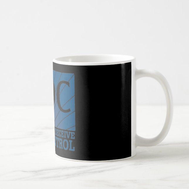 Taza De Café CDC Centers Shirt (Derecha)