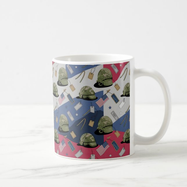 Taza De Café Celebrar el Día de los Veteranos con Gratitud (Derecha)