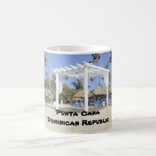 Taza De Café cenador blanco en la playa