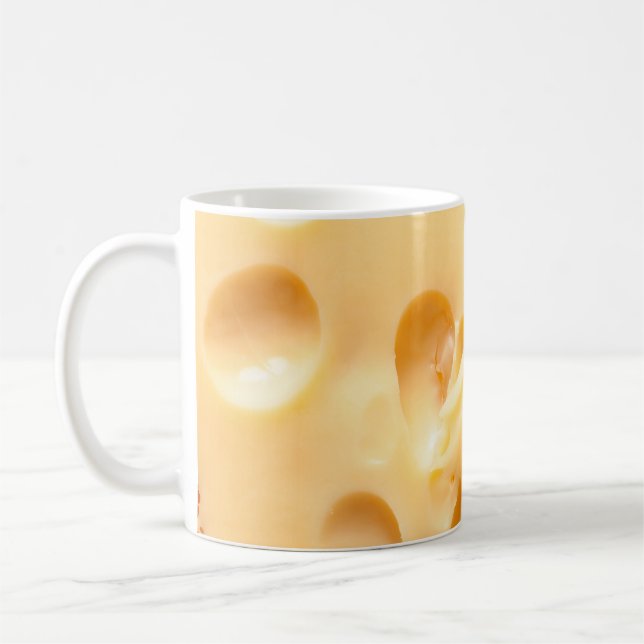 Taza De Café Cerca del queso amarillo. Este archivo se limpia y (Izquierda)