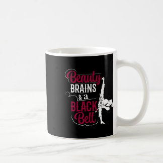 Taza De Café Cerebros De Belleza Y Un Cinturón Negro