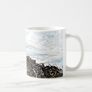 Taza De Café Chatarra del desguace en el depósito