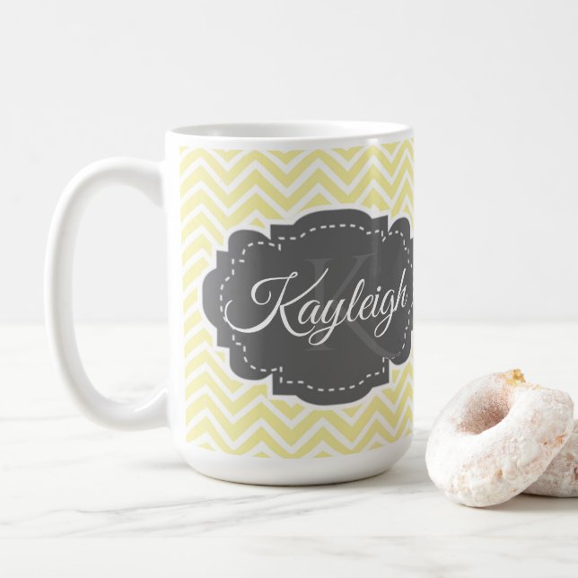 Taza De Café Chevron amarillo café personalizado Mug (Con donut)