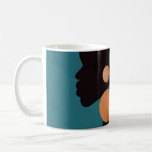 Taza De Café chica en el trópico. Hermosa mujer africana. Negro