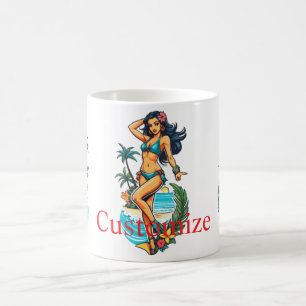Taza De Café Chica linda de pelo negro en bikini en la playa Th