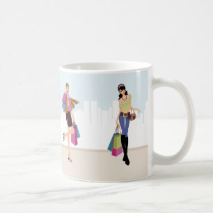 Taza De Café Chicas bonitos que hacen compras en la ciudad