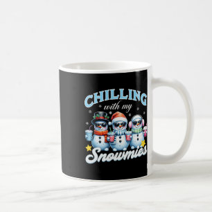 Taza De Café Chillin con mis Snowmies Navidades graciosos de Sn