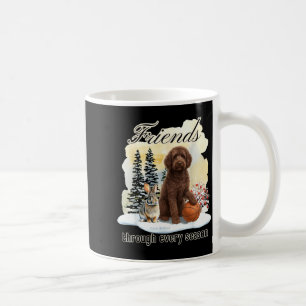 Taza De Café Chocolate Goldendoodle y amigo en la nieve de invi