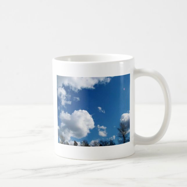 Taza De Café cielo azul y nubes blancas (Derecha)