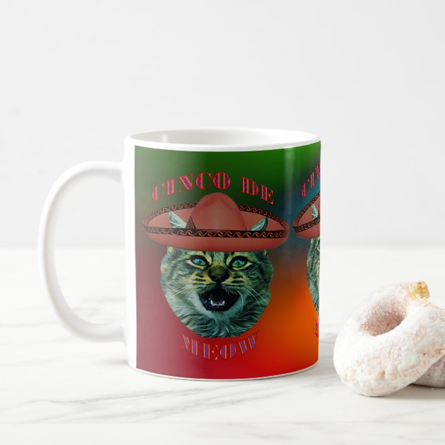 Taza De Café Cinco Gris de miau como cinco de mayo en México (Con donut)