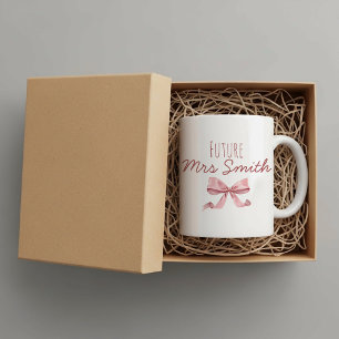 Taza De Café Cinta coqueta personalizada futura Sra. 