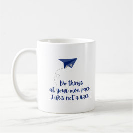 Taza De Café Cita de avión de papel motivador sobre negro