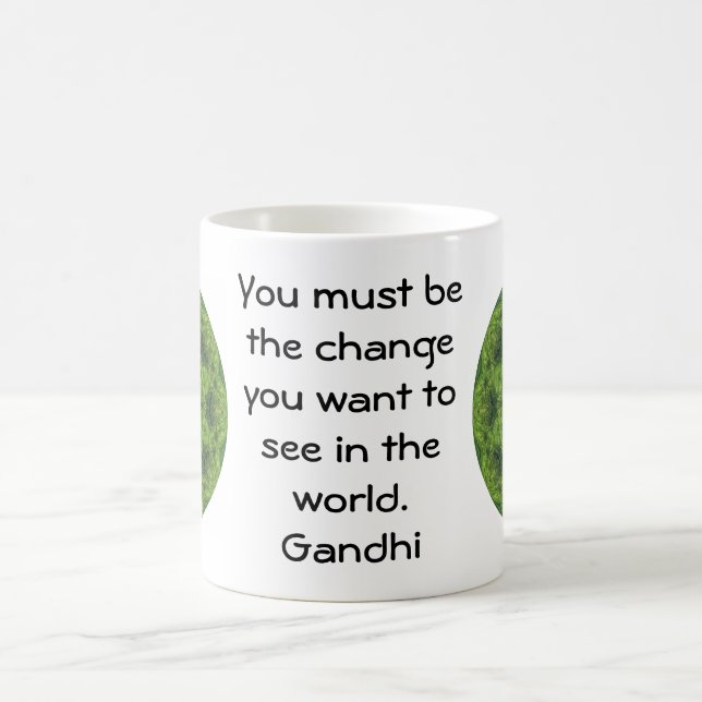Taza De Café Cita de sabiduría de Gandhi diciendo (Centro)