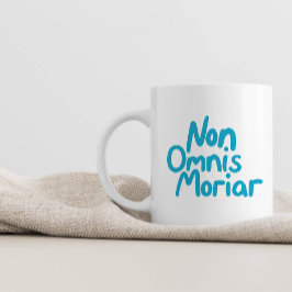 Taza De Café Cita latina antigua con letras de tinta azul