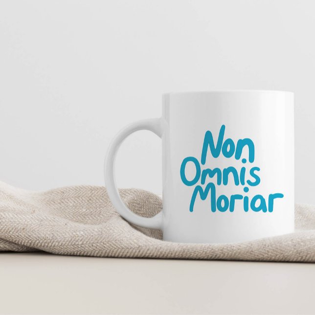 Taza De Café Cita latina antigua con letras de tinta azul (Subido por el creador)