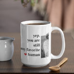 Taza De Café Cita romántica en pareja de jóvenes de la era mode<br><div class="desc">Cita romántica en pareja de jóvenes de la era moderna</div>