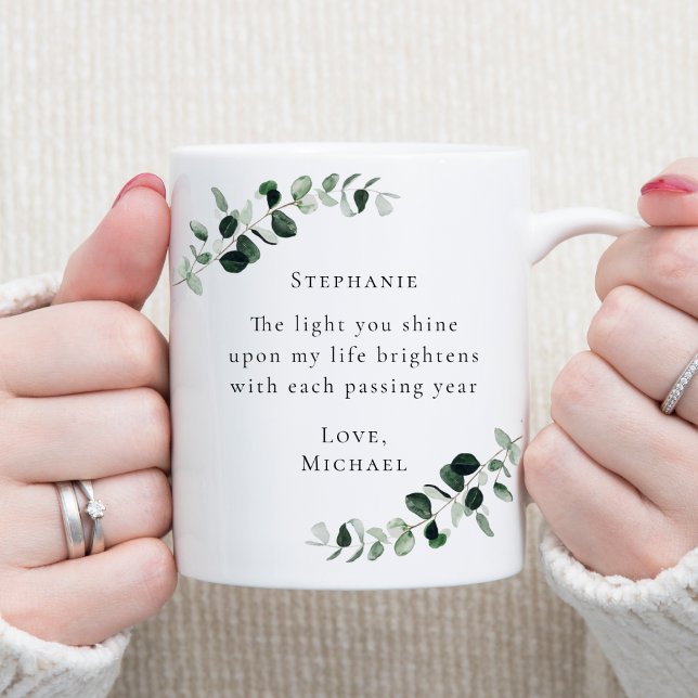 Taza De Café Cita romántica eucalipto personalizada (The Light You Shine Romantic Quote Emerald and Sage Green Eucalyptus Personalized Coffee Mug)