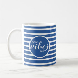 Taza De Café Citas de Tipografía de Azul Real Solo Buenos Vibes