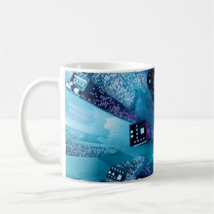 Taza De Café Ciudad futura en el centro con rascacielos en un c