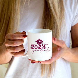 Taza De Café Clase personalizada de graduados 2024 color burdeo