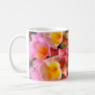 Taza De Café Clásico de Flor de Lantana colorido y floreciente