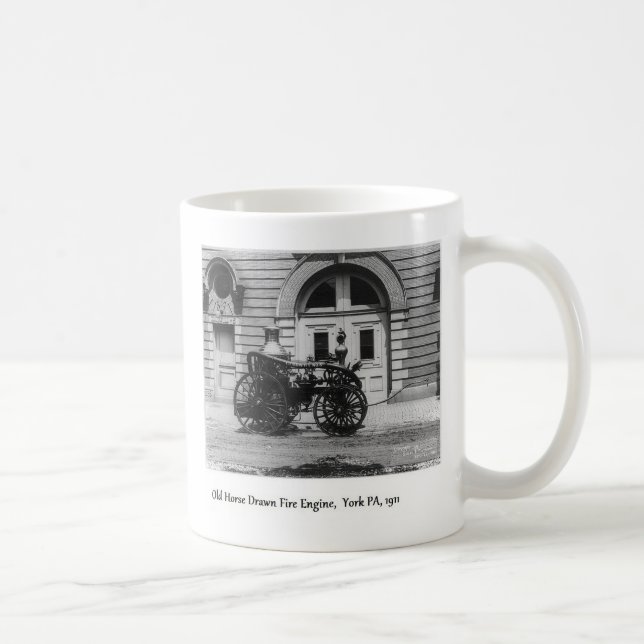 Taza De Café Coche de bomberos y parque de bomberos antiguos (Derecha)