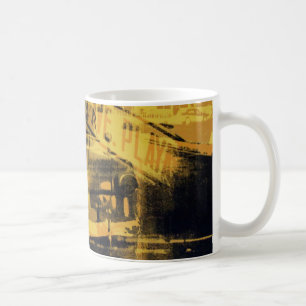 Taza De Café Coche y placa de calle amarillos